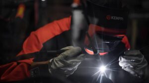 دوره آمیس مکانیک، ماشین کاری و جوشکاری فنلاند